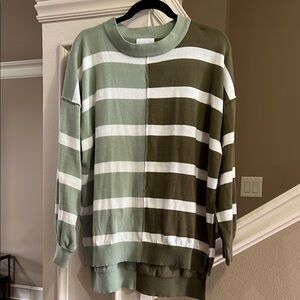 Andree By Unit Color Block top. Size small